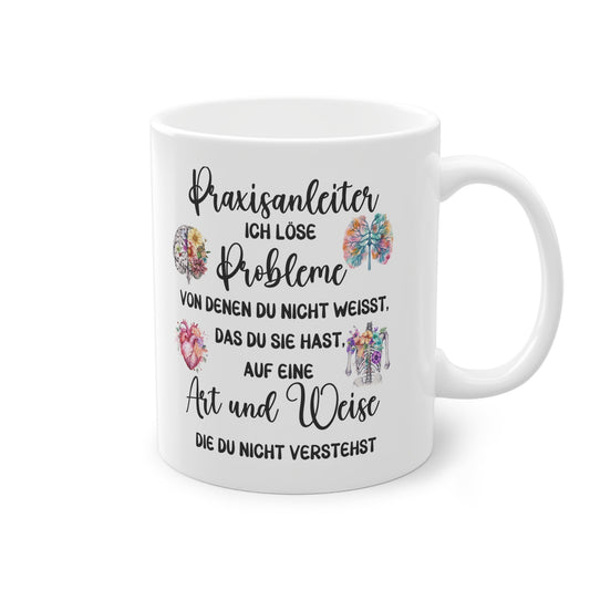 Personalisierte Praxisanleiter-Tasse aus hochwertiger Keramik (350 ml) mit dem lustigen Spruch 'Dieser Praxisanleiter funktioniert nur mit Kaffee', individuell gestaltbar mit Namen oder Text – perfektes Geschenk für Pflegekräfte und Nurses