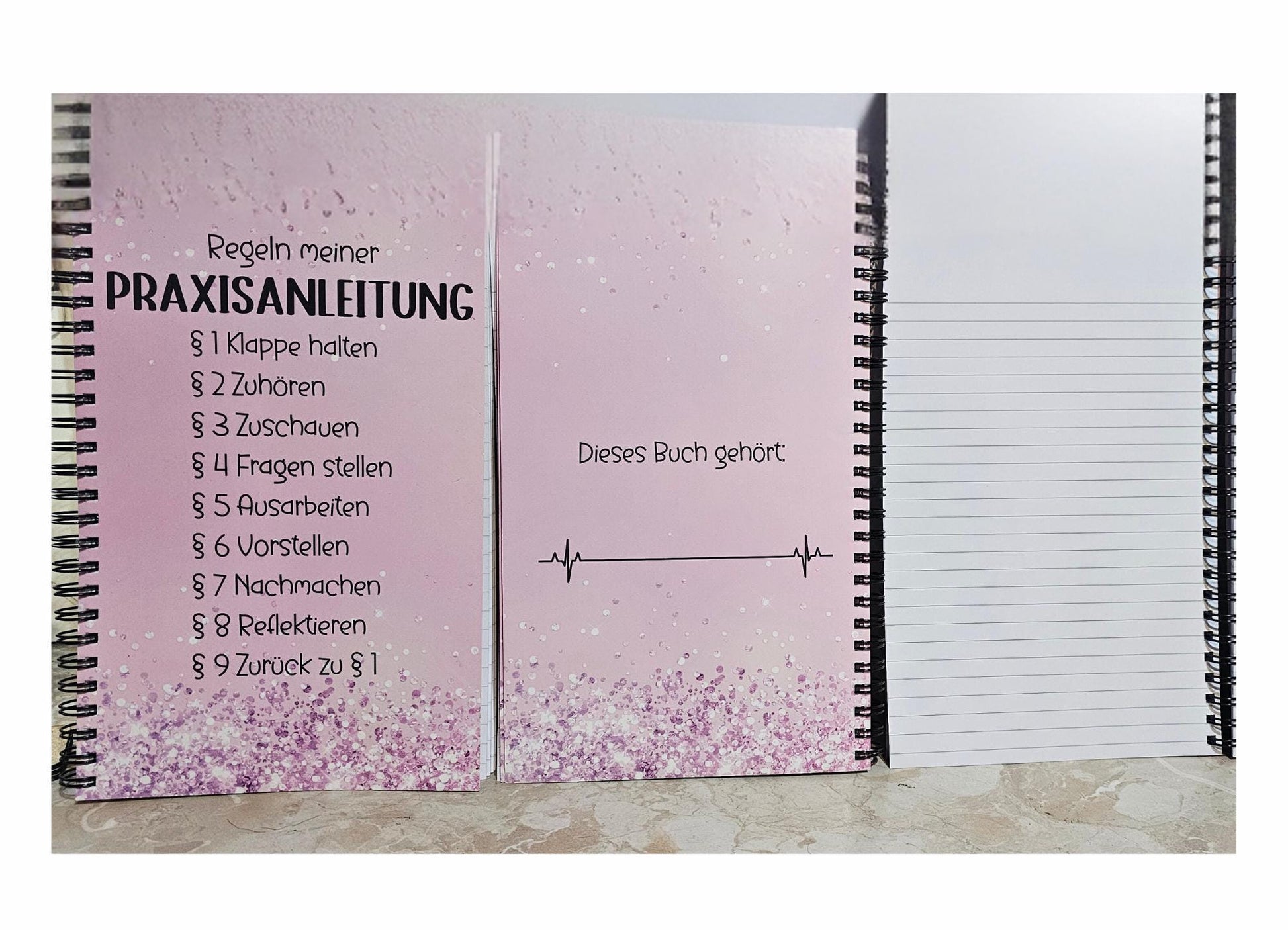 Pflegekräfte Notizbuch Geschenk: Spiralbindung, 118 linierte Seiten, langlebiges 350gsm Cover