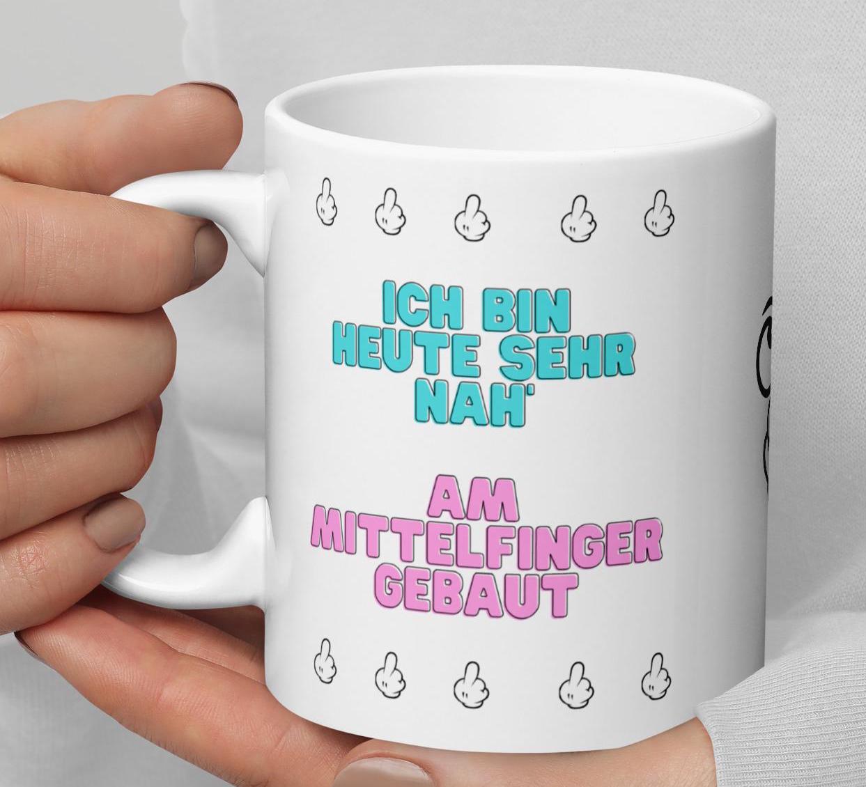 Handgemachte Statement-Tasse mit frechem und farbigem Design.