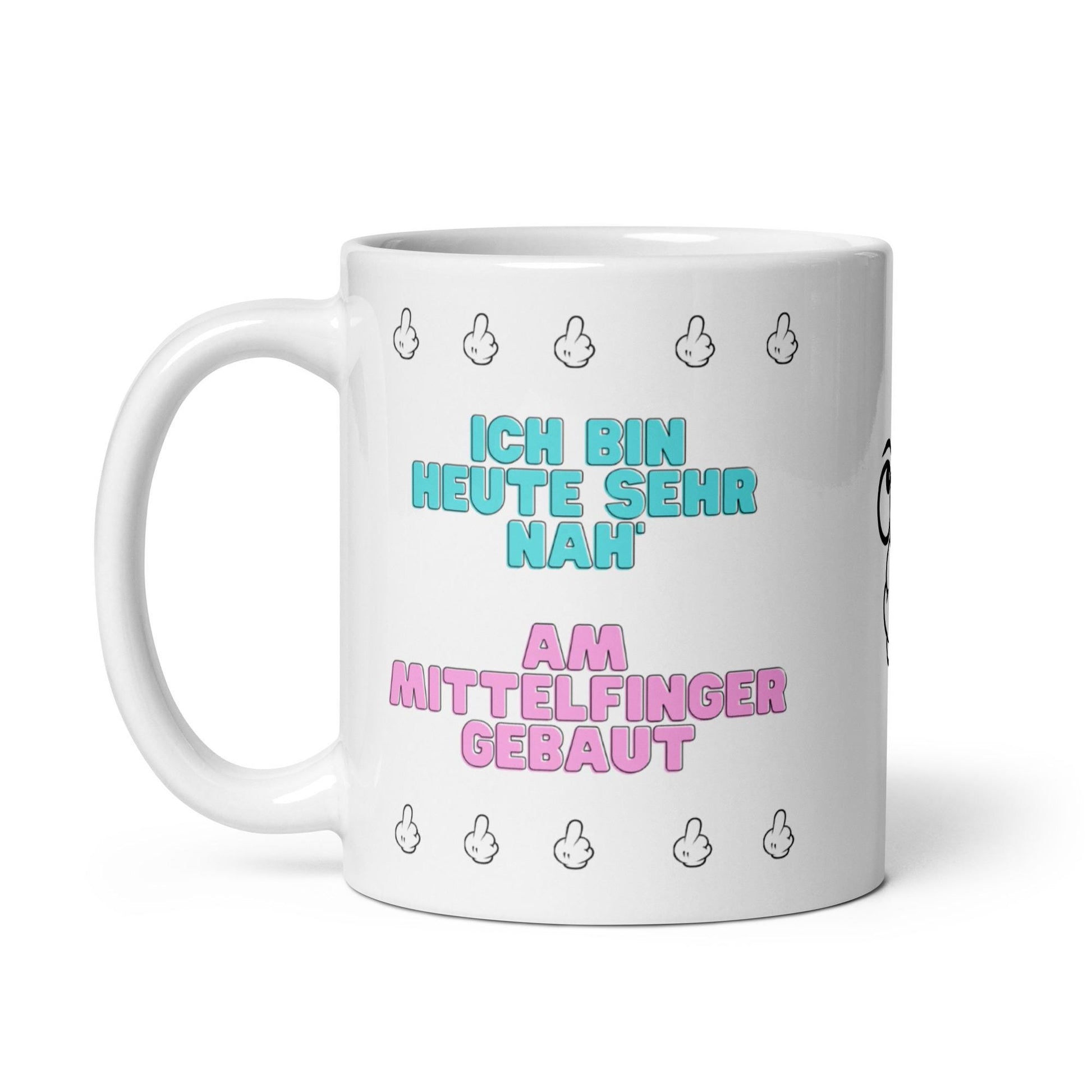 Handgemachte Keramiktasse mit personalisierbarem Namen und ironischem Design.