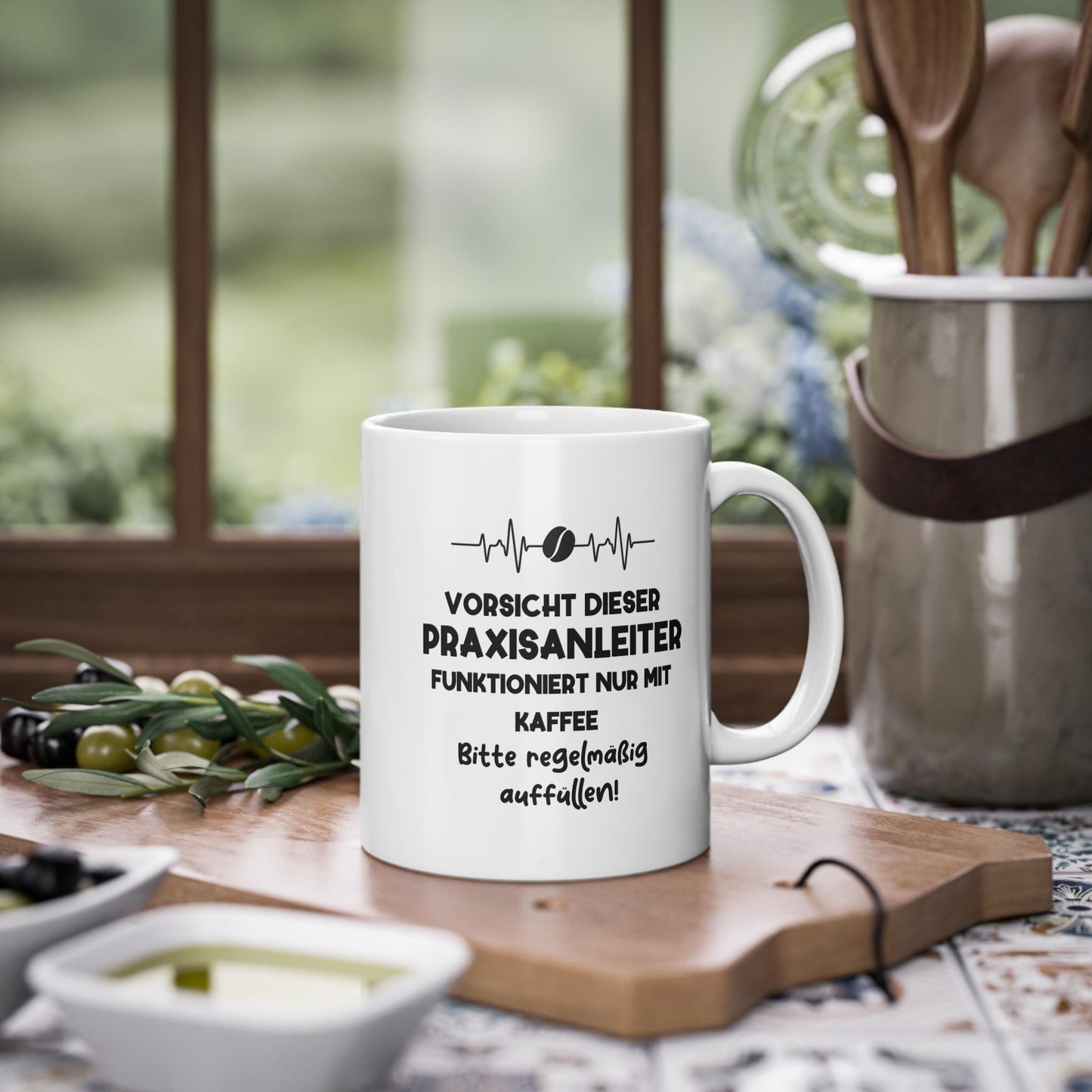 Praxisanleiter Tasse – EKG & Kaffeebohne | Personalisiert – Tasse. Handgefertigte, personalisierte Produkte von kreativ-multifaktur.com – Kreative Geschenkideen.